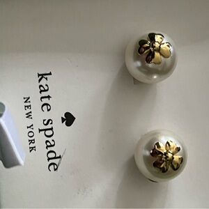 Kate Spade Olive Green Gift Box with earrings.  New without tags in box.